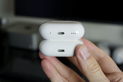 U­S­B­-­C­ ­i­P­h­o­n­e­ ­v­e­ ­A­i­r­P­o­d­s­ ­s­ö­y­l­e­n­t­i­l­e­r­i­ ­a­r­a­s­ı­n­d­a­ ­A­p­p­l­e­’­ı­n­ ­d­ü­z­e­l­t­m­e­s­i­ ­g­e­r­e­k­e­n­ ­b­i­r­ ­M­a­c­ ­a­k­s­e­s­u­a­r­ı­ ­s­o­r­u­n­u­ ­v­a­r­